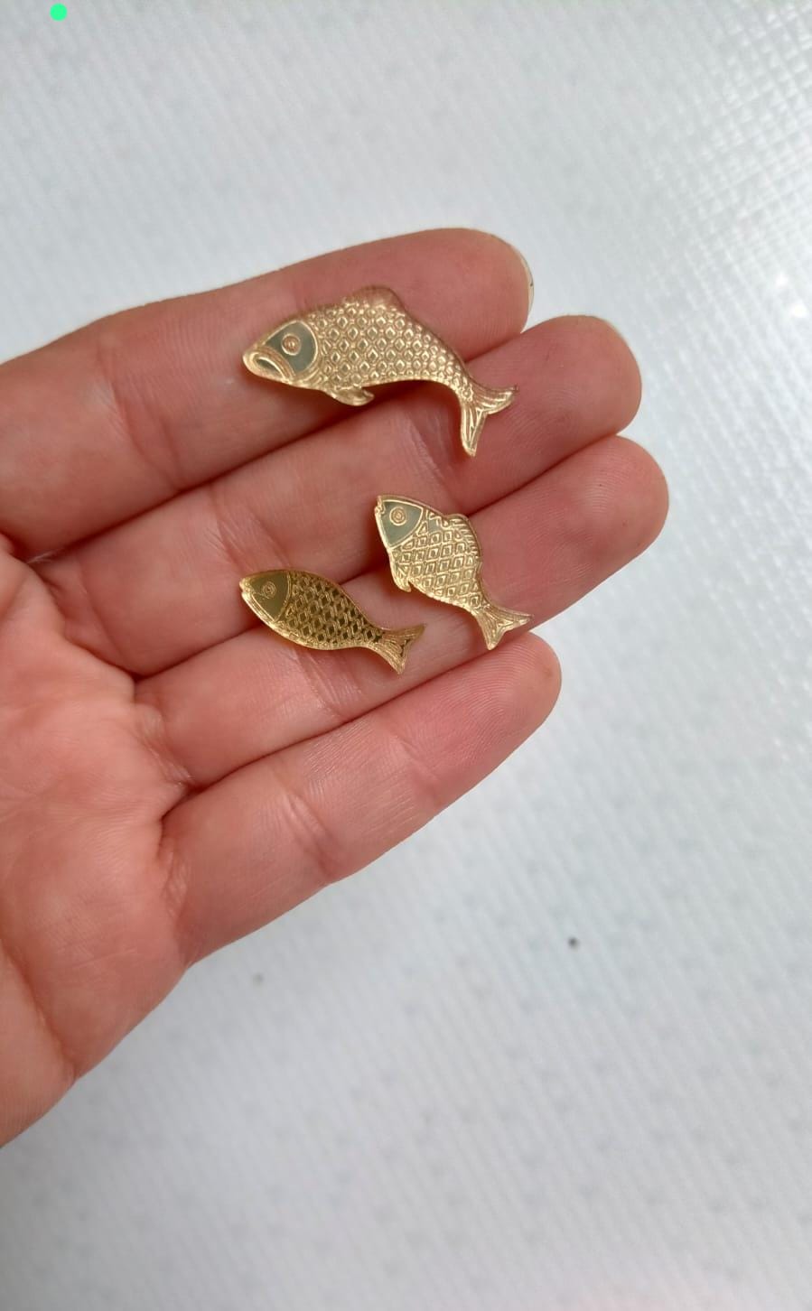 Aplique de Peixe em acrílico - 3 pares (6 unidades)